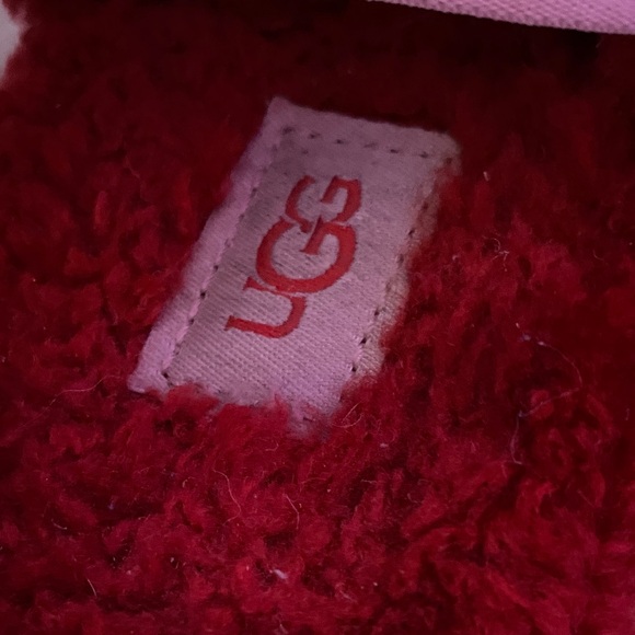 UGG Red Fluffy Slippers - Picture 5 of 5
